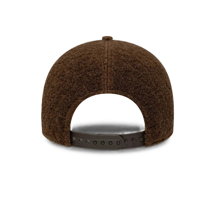 NEW ERA € 32,00 60915754 9FORTY WINTER-BRW/IVO