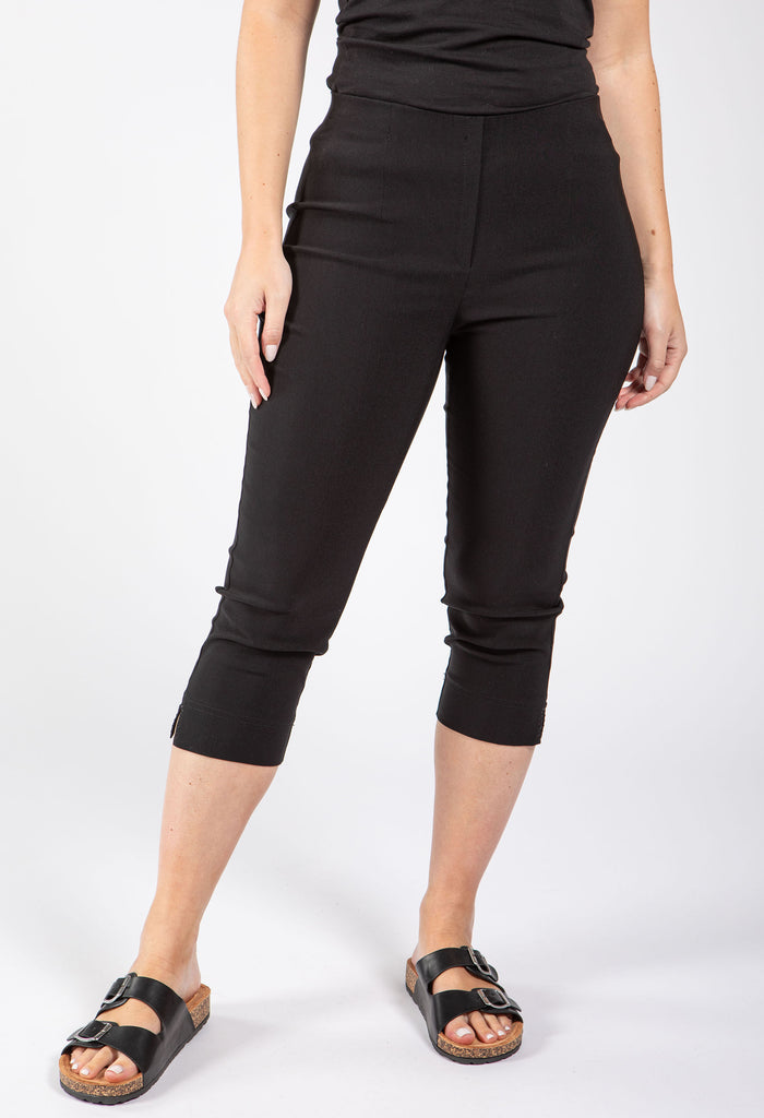 Black / 32