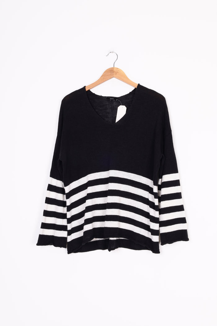 Bassike Womens Black Jumper Size 0