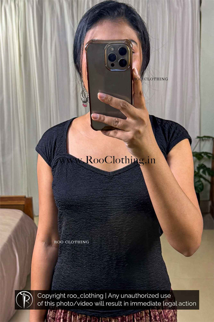Black Sweetheart Neckline Short Sleeve Top