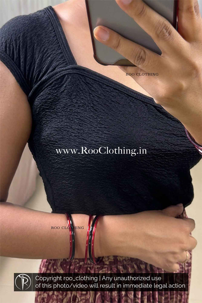 Black Sweetheart Neckline Short Sleeve Top