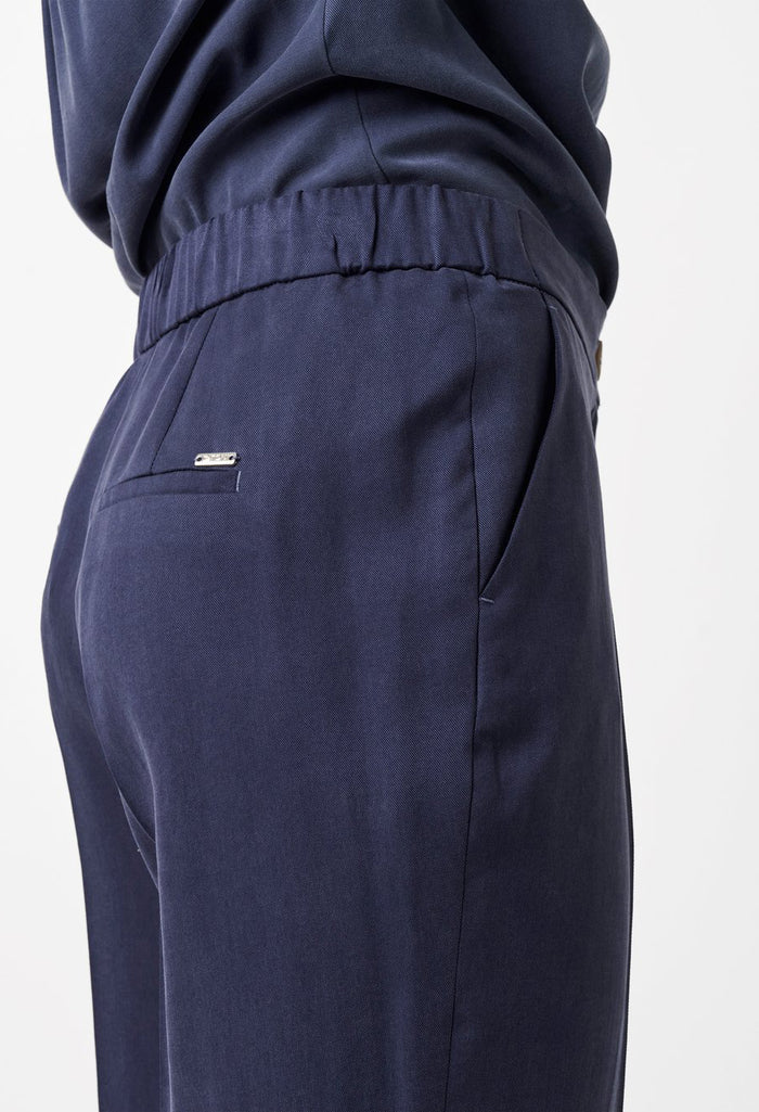 Button Close Straight leg Trouser