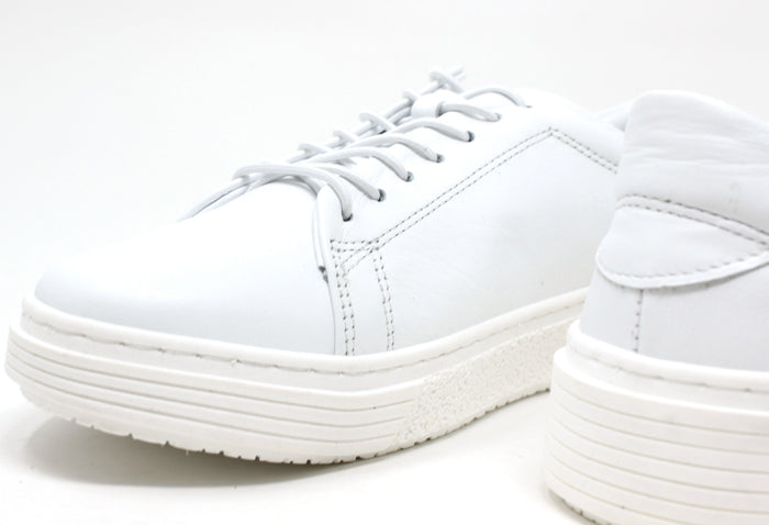 Classic Leather Trainer