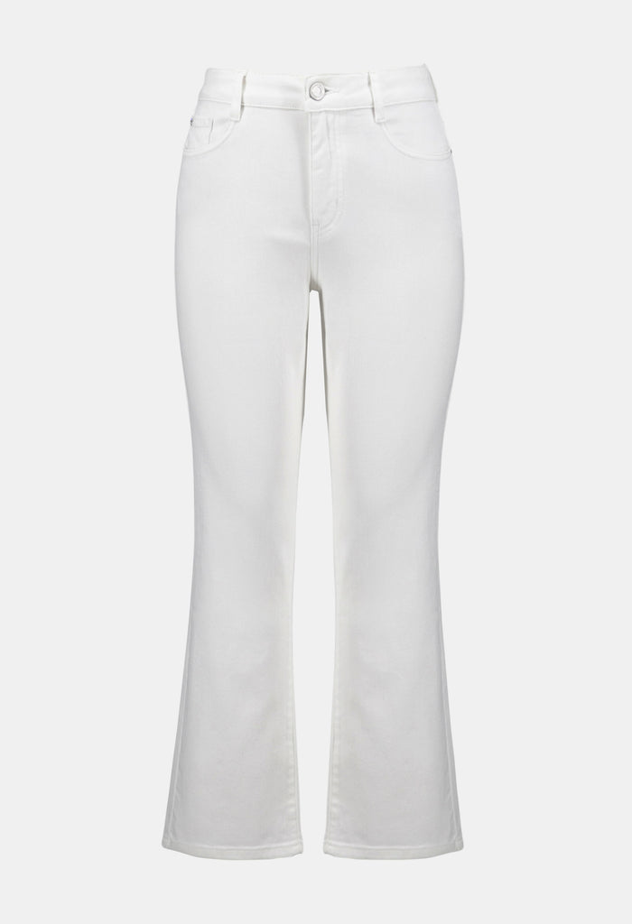 Classic Straight Leg Stretch Jeans