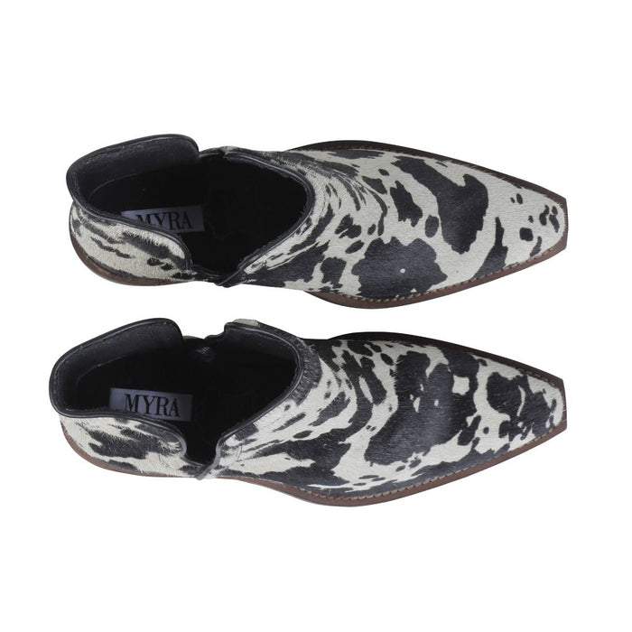 EASY GOING BOOTIES by Myra