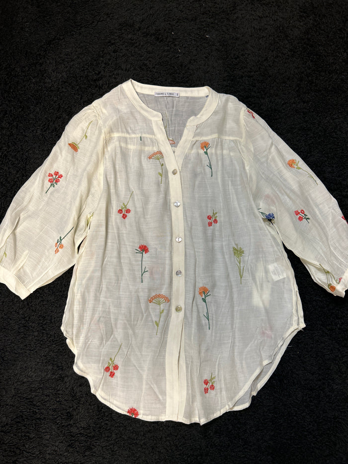 FLORAL IVORY EMBROIDERED TOP