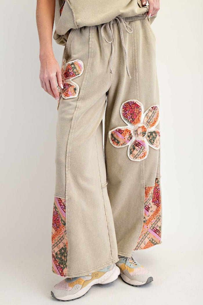 FLOWER PATCH MINERAL WASHED TERRY KNIT PANTS