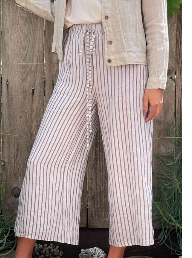 GIULANA STRIPED CAPRI PANTS