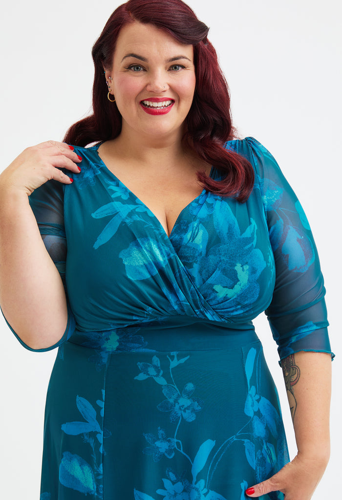 Helena Curve+ Midi Dress