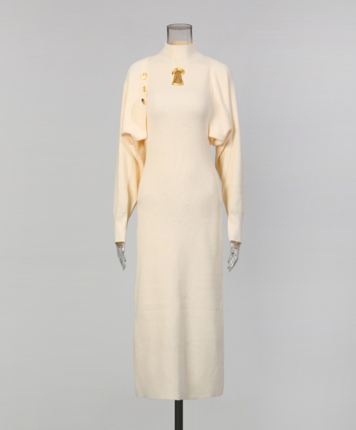 high-neck long sleeve maxi dress with gold brooch – EMPRESS