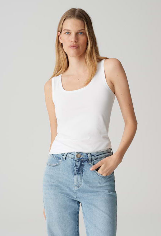 White / 34
