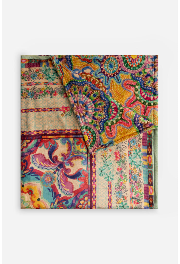 Laurel Canyon Cozy Blanket