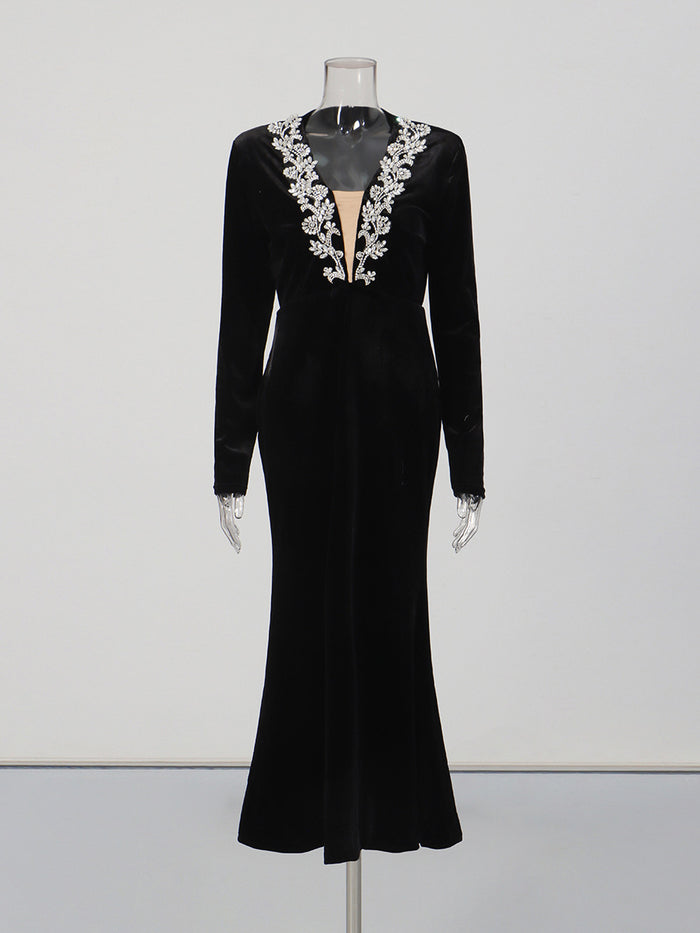 long sleeve velvet maxi dress with embroidered deep neckline – NOIRÉ