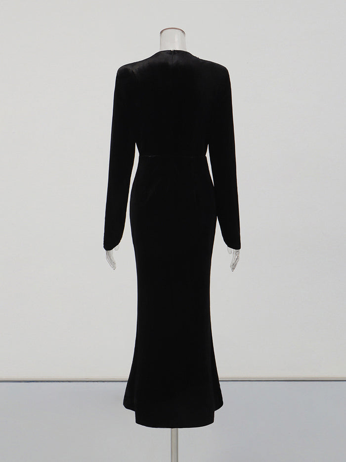 long sleeve velvet maxi dress with embroidered deep neckline – NOIRÉ