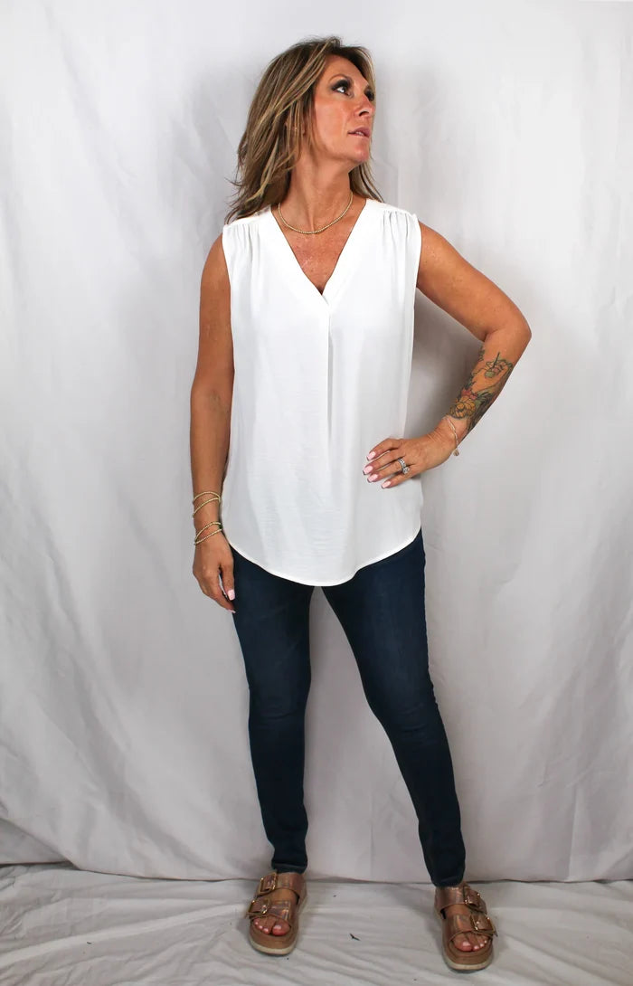 Marshmallow - Sleeveless Inverted Pleat