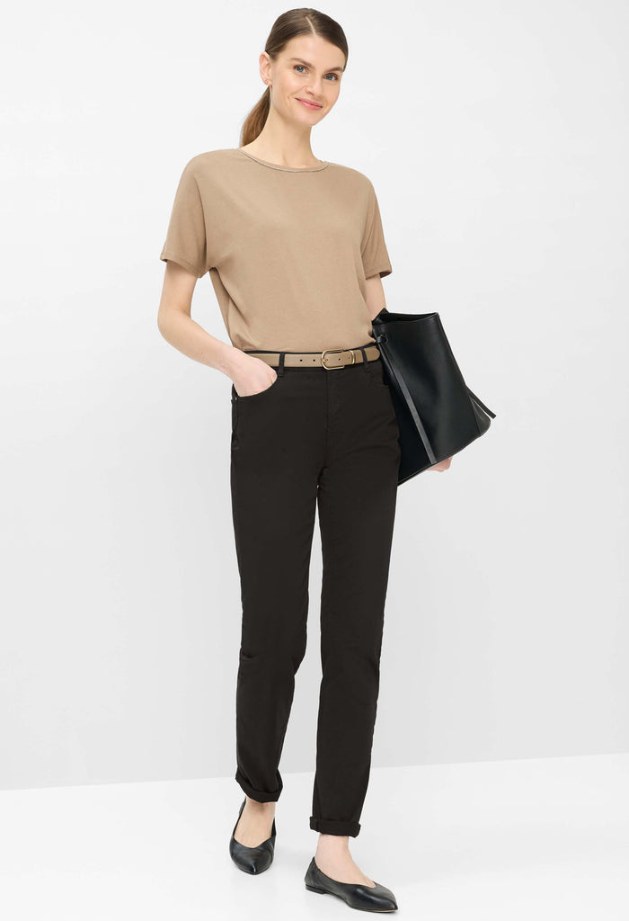 Black / 32