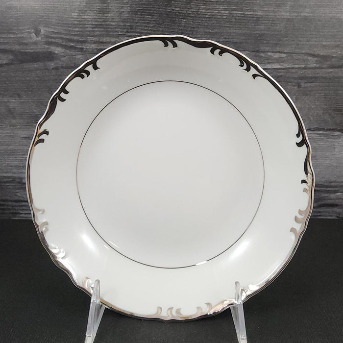 Mikasa Marlboro Soup Coupes Verge Scalloped Platinum Border White Bowl 9267