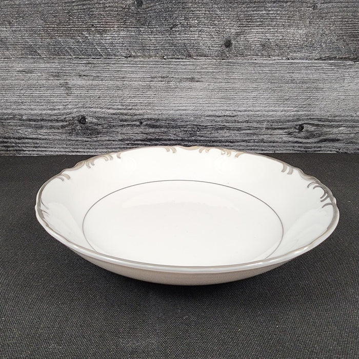 Mikasa Marlboro Soup Coupes Verge Scalloped Platinum Border White Bowl 9267