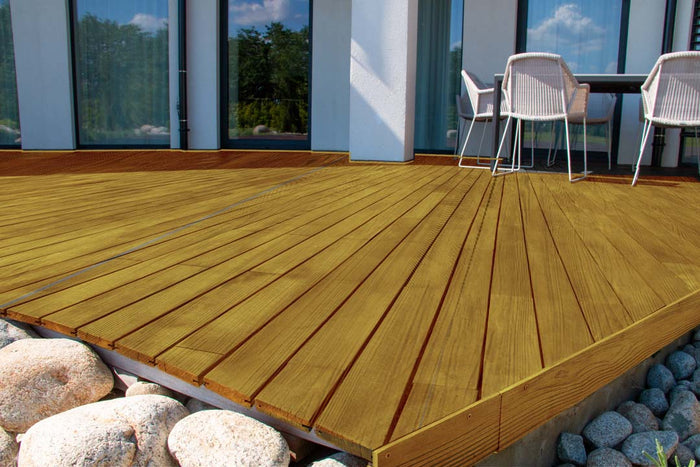 Retique It Wood'n Finish Kit Large in Old Oak for interior wood projects, featuring a grained wood top coat application.
