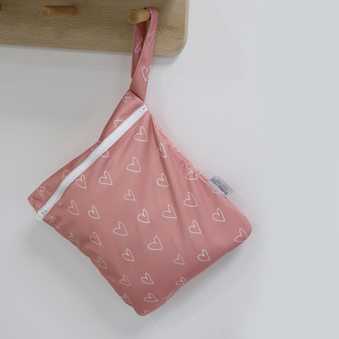 Nordic 2pk Wet/Dry Bags Bundle Berry Hearts - 25x28cm & 30x35cm - Bubba Blue Australia