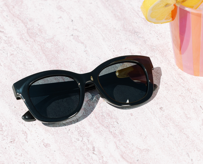 Peepers - Center Stage (Sunglasses): Blue Quartz / Reading / 3.00
