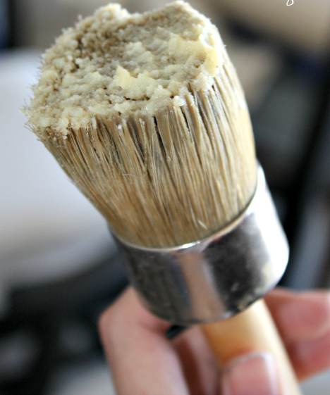 Retique It professional wax brush with natural bristles and wooden handle, ideal for applying wax and finishing paint projects.
