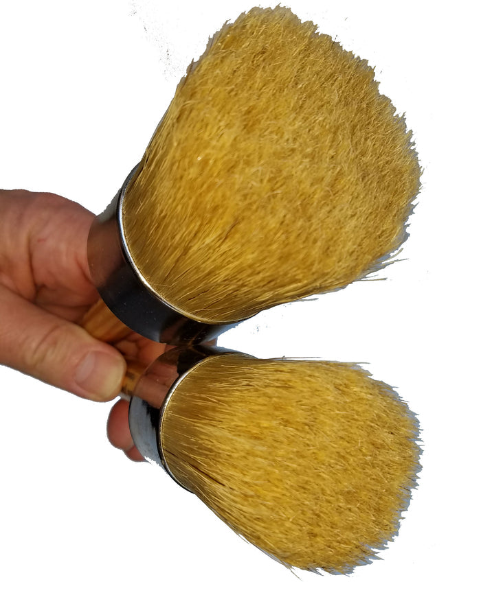 Retique It professional wax paint brush with natural bristles for smooth application on furniture and decorative projects.