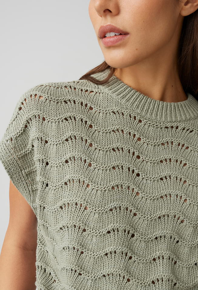 Pydra Summery knitted top