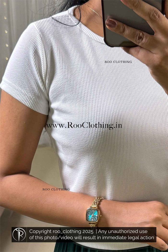 Sleek White Ribbed Scoop-Neck Short Sleeve Top