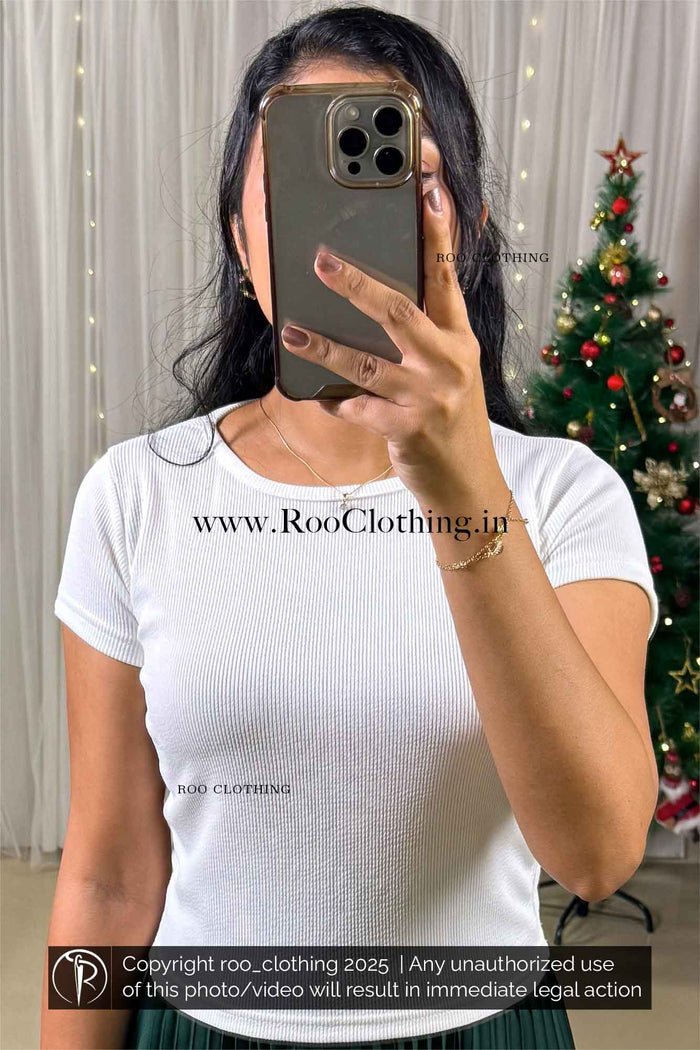 Sleek White Ribbed Scoop-Neck Short Sleeve Top