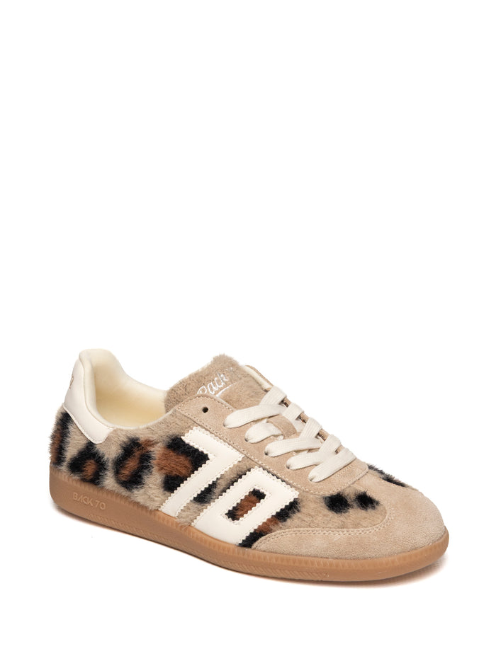 Sneaker maculata cammello BACK 70 in camoscio vista tre quarti anteriore