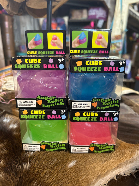 SOLID SQUISH CUBE