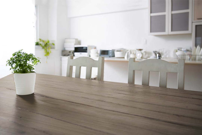 Retique It Weathered Wood Tabletop Wood'n Finish Kit in double size with a grained wood finish and stain application.