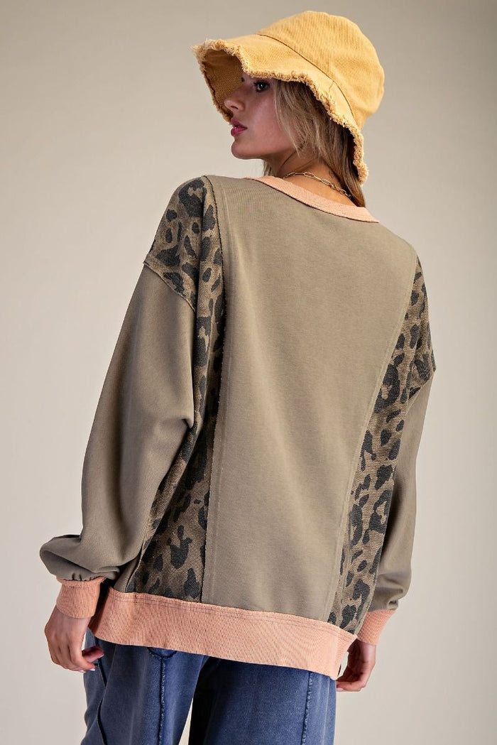USA PATCH FRONT ANIMAL MIX WASHED PULLOVER
