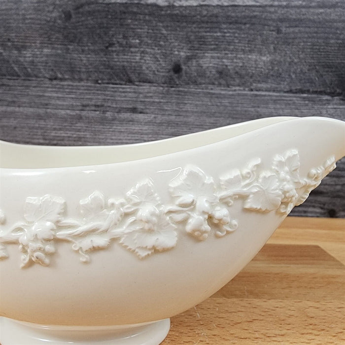 Wedgwood Cream Gravy Boat Queens Ware Embossed Rim Etruria Barlaston