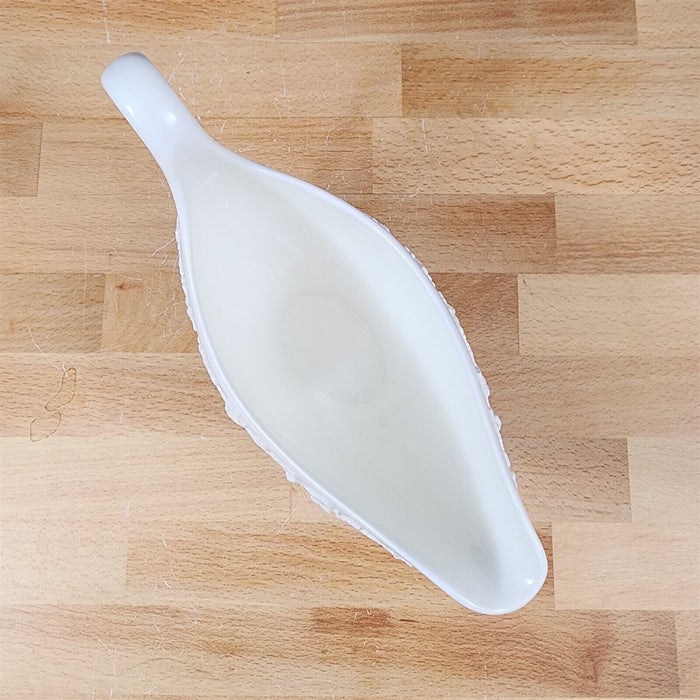 Wedgwood Cream Gravy Boat Queens Ware Embossed Rim Etruria Barlaston